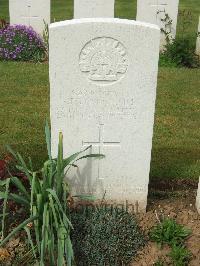 Assevillers New British Cemetery - Tomich, John