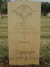 Khayat Beach War Cemetery - Preston, D