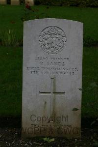 Authuile Military Cemetery - Sands, R