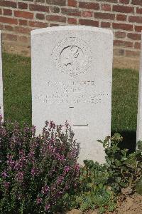Le Cateau Military Cemetery - Breen, J