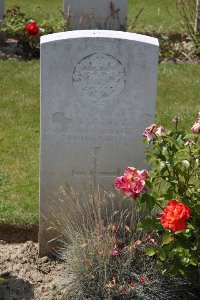 Ham British Cemetery Muille-Villette - Taggart, J