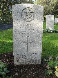 [IMAGE] Reykjavik (Fossvogur) Cemetery - Leonard, Ivor