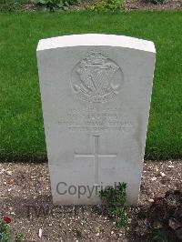 Sarralbe Military Cemetery - Massey, W