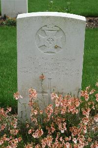 Sarralbe Military Cemetery - Powell, J E