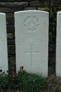 Sarralbe Military Cemetery - Rowe, C R