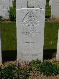 Savy British Cemetery - Howard, A A