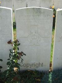 Serre Road Cemetery No.2 - Metcalfe, Joseph