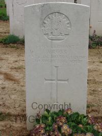 Serre Road Cemetery No.2 - Ross, Arthur