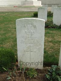 Serre Road Cemetery No.2 - Ross, Thomas