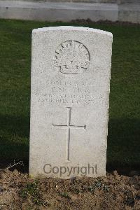 Serre Road Cemetery No.2 - Sellick, George