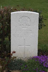 Serre Road Cemetery No.2 - Sheldon, J E G