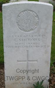 Serre Road Cemetery No.2 - Simmons, Edwin