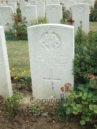 Serre Road Cemetery No.2 - Squires, Ernest