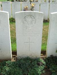 Serre Road Cemetery No.2 - Sutherland, Roderick George