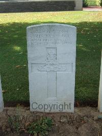 Serre Road Cemetery No.2 - Tarras, John Rae