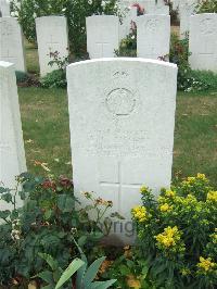 Serre Road Cemetery No.2 - Ussher, Basil G.