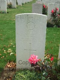 Serre Road Cemetery No.2 - Young, Stanley