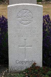 St. Sever Cemetery Extension Rouen - Benfield, Walter John