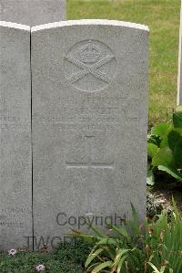 St. Sever Cemetery Extension Rouen - Bennett, C