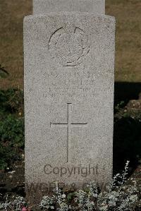St. Sever Cemetery Extension Rouen - Bennett, L E