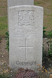 St. Sever Cemetery Extension Rouen - Bennett, W