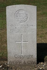 St. Sever Cemetery Extension Rouen - Betts, Frederick James