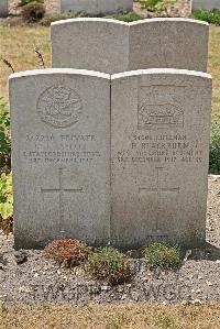 St. Sever Cemetery Extension Rouen - Blackburn, H