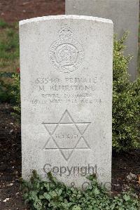St. Sever Cemetery Extension Rouen - Bluestone, Mark