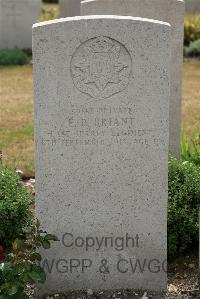 St. Sever Cemetery Extension Rouen - Briant, Edgar Durling