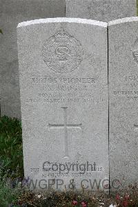 St. Sever Cemetery Extension Rouen - Bridger, John Stephen