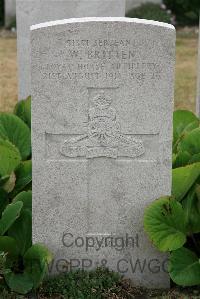 St. Sever Cemetery Extension Rouen - Britten, William