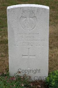 St. Sever Cemetery Extension Rouen - Buck, Stanley