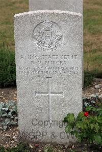 St. Sever Cemetery Extension Rouen - Burges, Reginald Victor