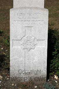 St. Sever Cemetery Extension Rouen - Chapman, George