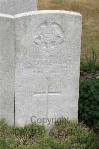 St. Sever Cemetery Extension Rouen - Cheesmore, A T