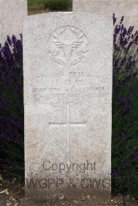 St. Sever Cemetery Extension Rouen - Clay, Harry