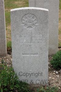 St. Sever Cemetery Extension Rouen - Clowes, W T