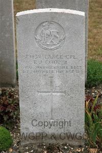 St. Sever Cemetery Extension Rouen - Cooper, Evan Jones