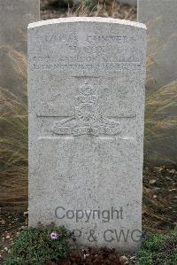 St. Sever Cemetery Extension Rouen - Cox, H