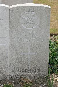 St. Sever Cemetery Extension Rouen - Cox, William George