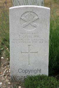 St. Sever Cemetery Extension Rouen - Cross, P