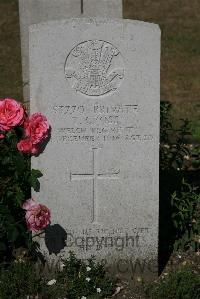 St. Sever Cemetery Extension Rouen - Cross, T