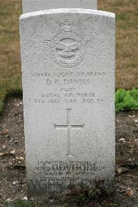 St. Sever Cemetery Extension Rouen - Davies, Dennis Albert