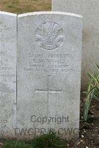 St. Sever Cemetery Extension Rouen - Davies, R H