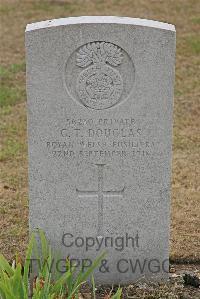 St. Sever Cemetery Extension Rouen - Douglas, G T