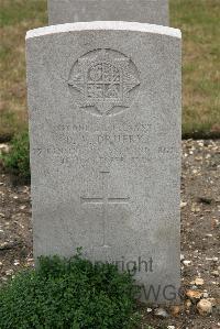 St. Sever Cemetery Extension Rouen - Druery, D V