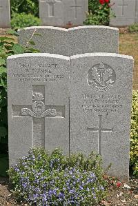 St. Sever Cemetery Extension Rouen - Dunne, E