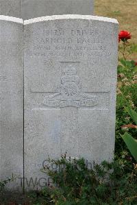 St. Sever Cemetery Extension Rouen - Eagle, Arnold