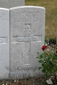 St. Sever Cemetery Extension Rouen - Edwards, Richard