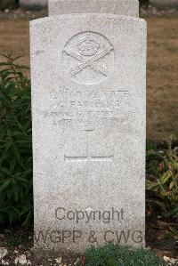 St. Sever Cemetery Extension Rouen - Farthing, G